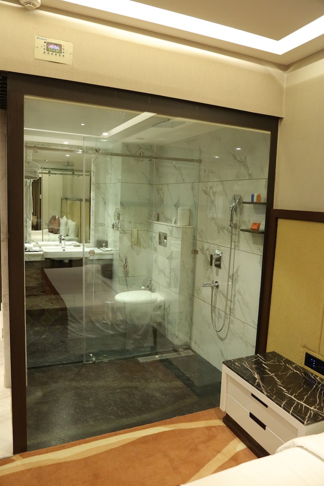 Radisson Lucknow City Center 64/64