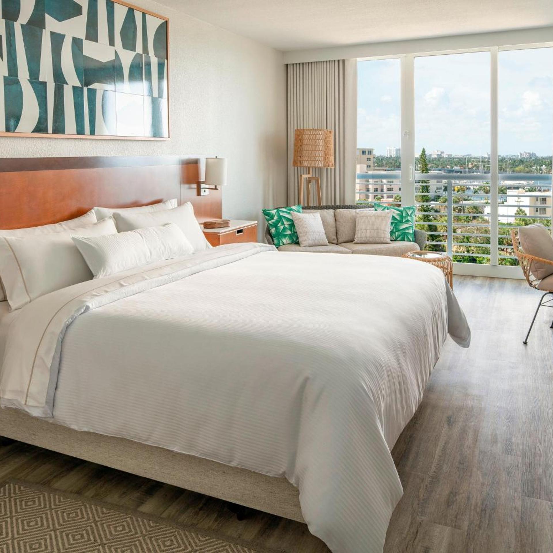 Room, King Bed, Intracoastal View, The Westin Fort Lauderdale Beach Resort 2/3