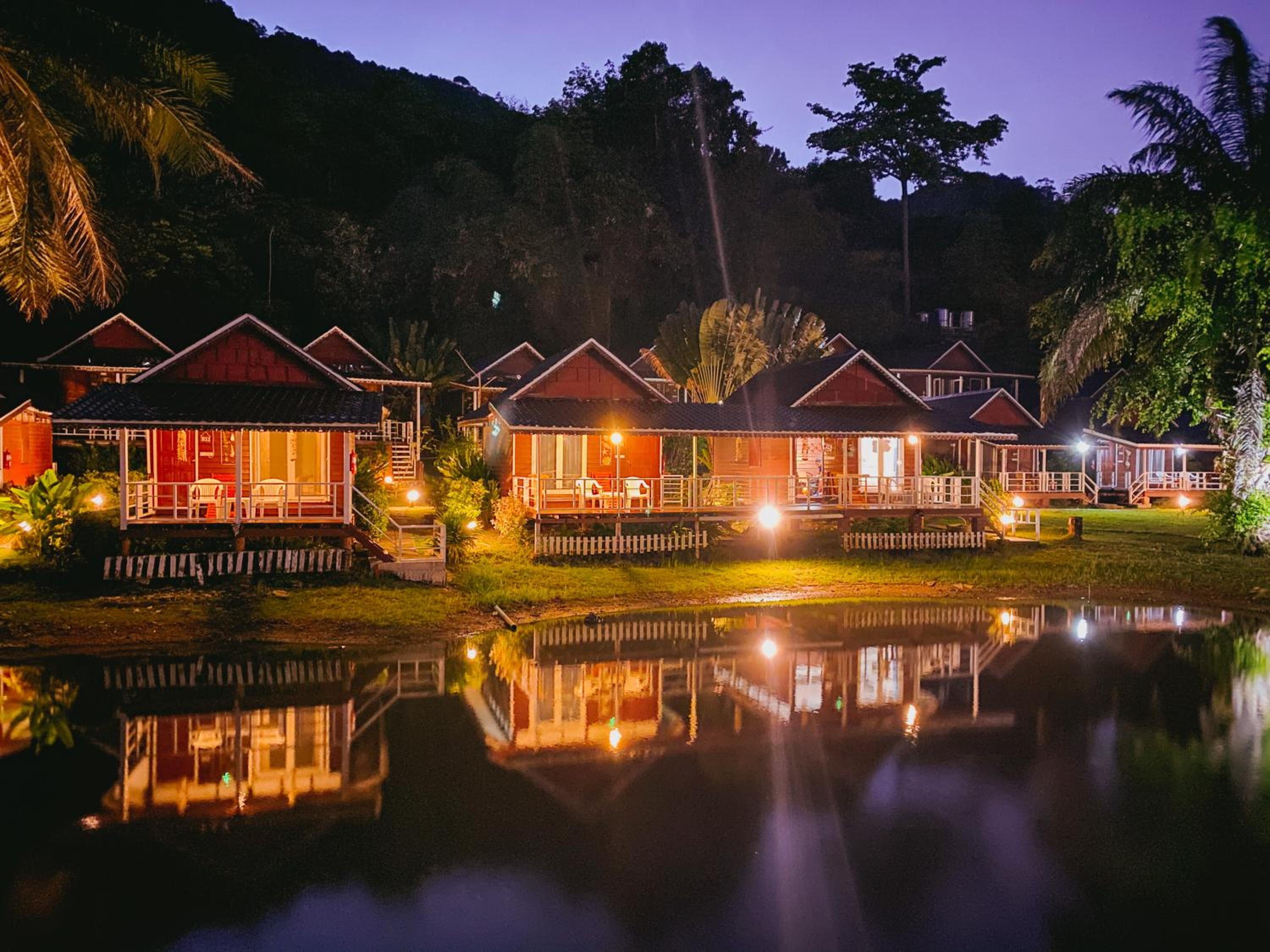 Holiday Resort Ko Yao 2/90