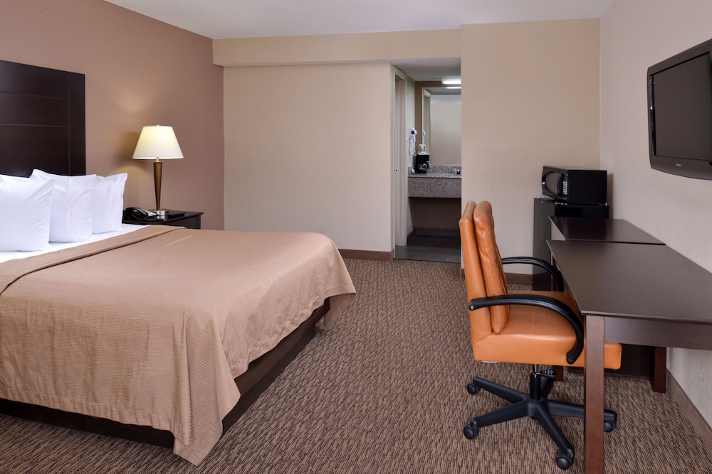 Airport Inn Nederland Texas 25/59
