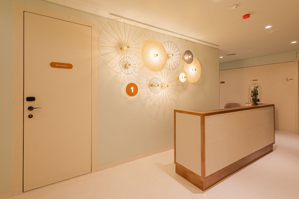 Luster Hotel 6/58