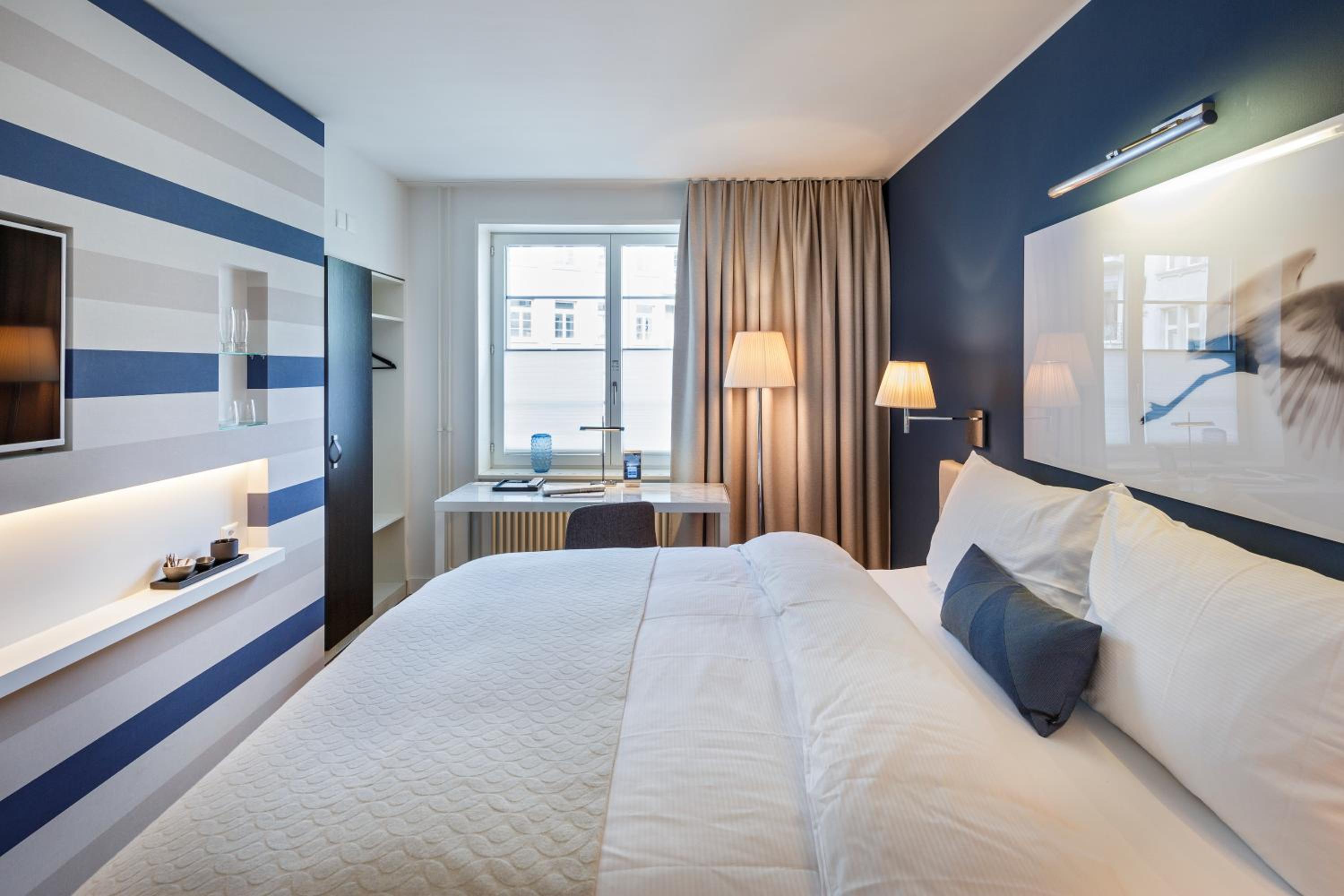 Room, Twin Beds
