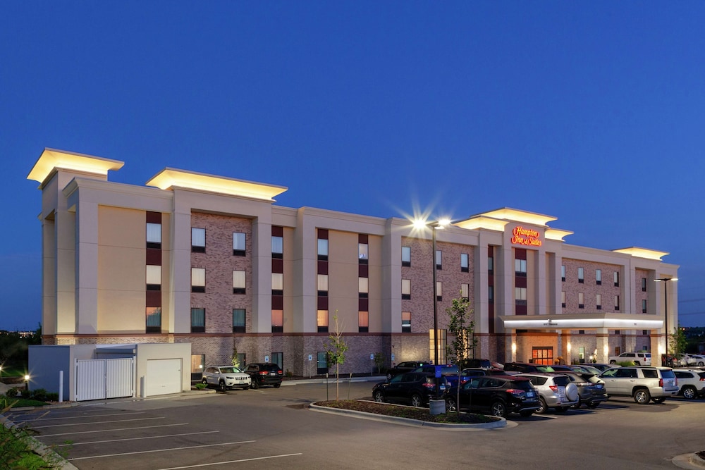 Hampton Inn Suites Overland Park South Ks 1/44
