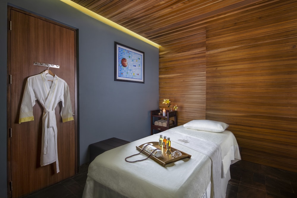Sandal Suites Op. By Lemon Tree Hotels 21/50