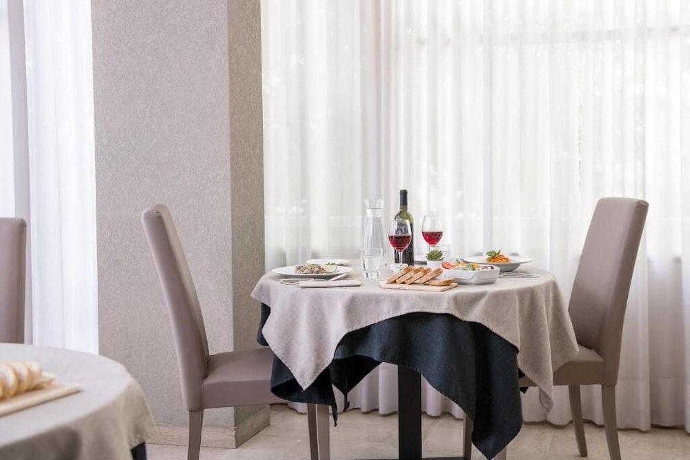 Hotel Eliseo 43/50