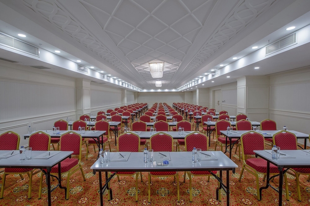 Shimall Deluxe Hotel 45/50