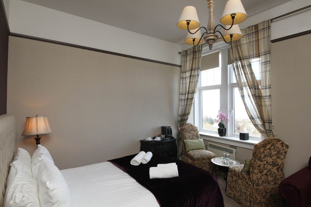 West Highland Hotel 55/71