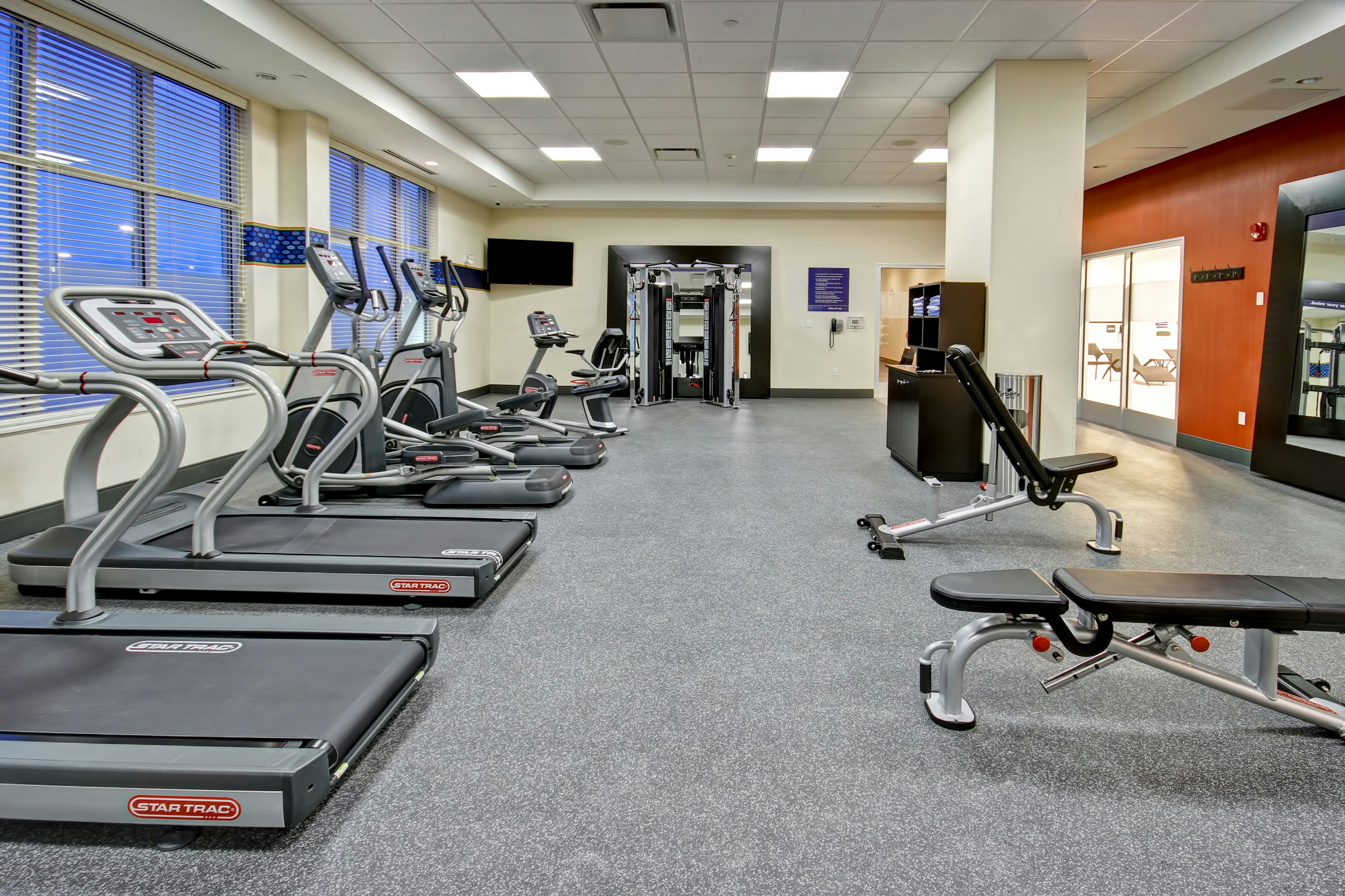 Hampton Inn Suites By Hilton Medicine Hat 23/42