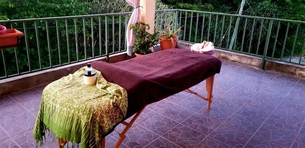 Tropical Dream Villas 20/50