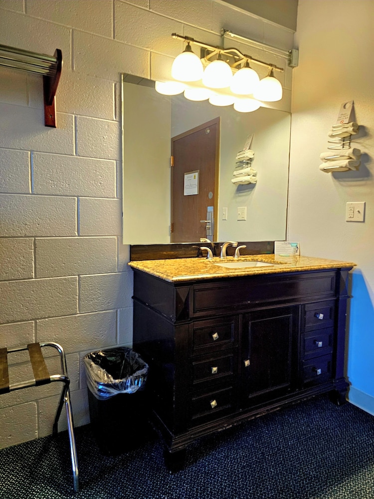 1st Choice Inn Rawlins 11/60