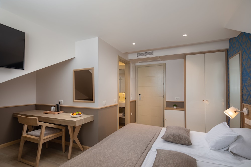 APARTHOTEL TAMARIS 19/74