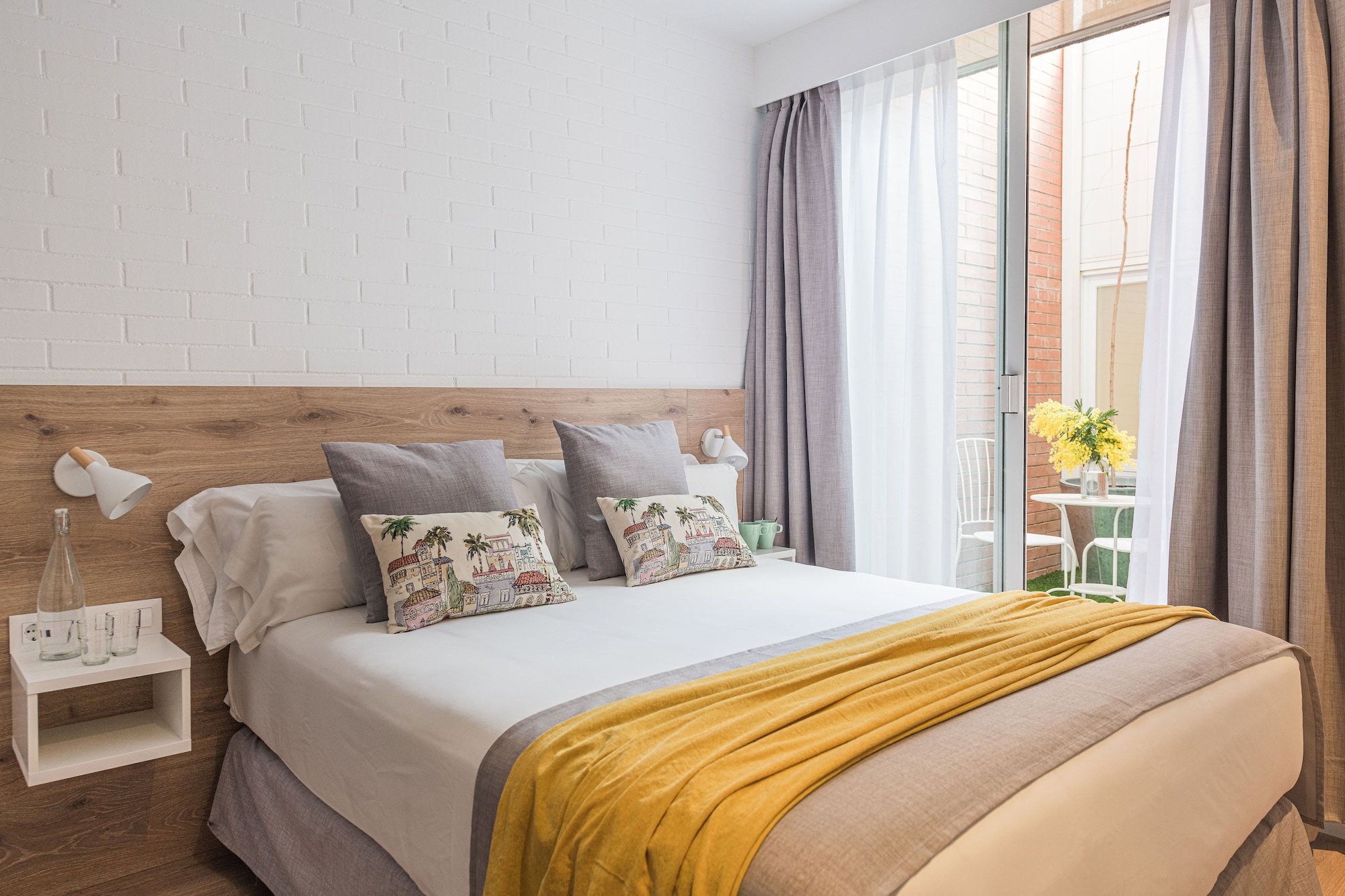 STANDARD, DOUBLE BED
