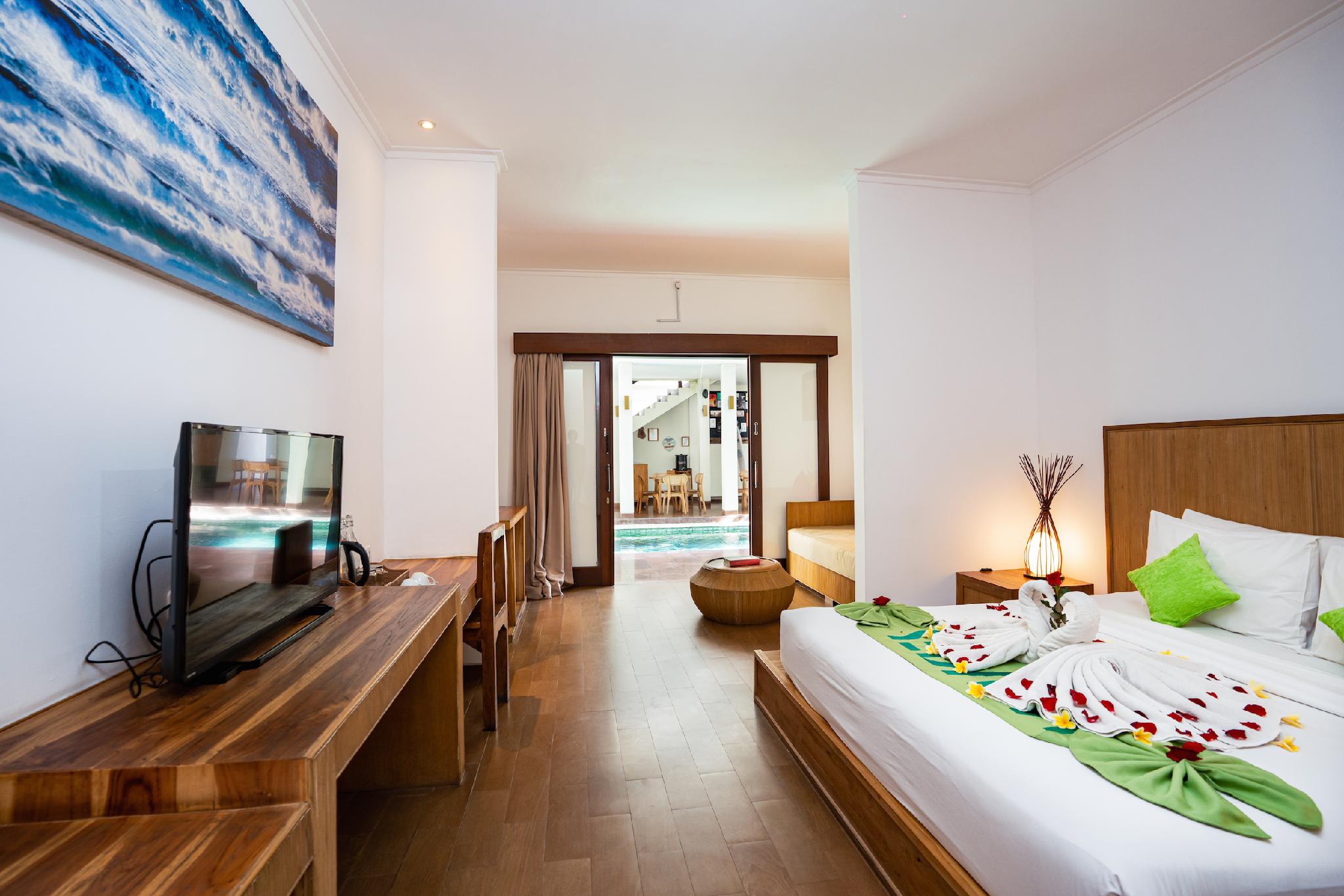 Room, Pool Access