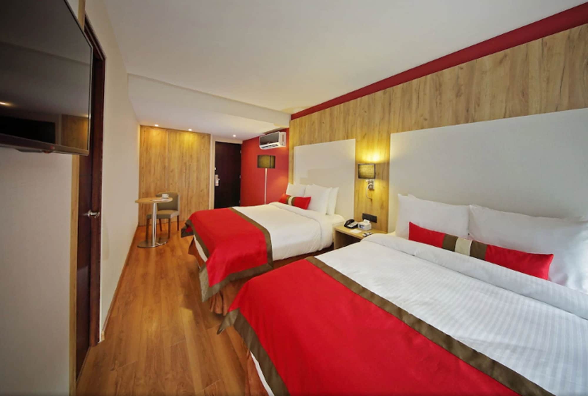 ROOM, 2 QUEEN BEDS