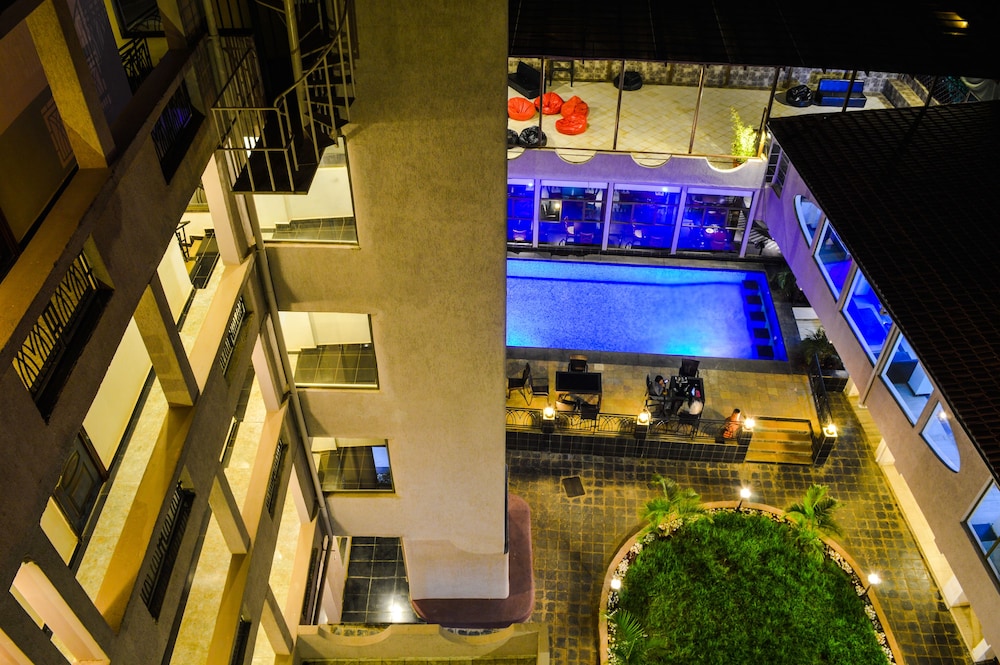 Jewelstone Hotel 9/69
