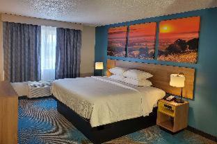 SUITE, QUEEN BED, SOFA