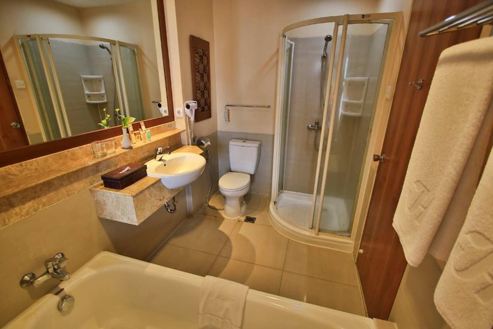 The Jayakarta Suites Bandung 36/71