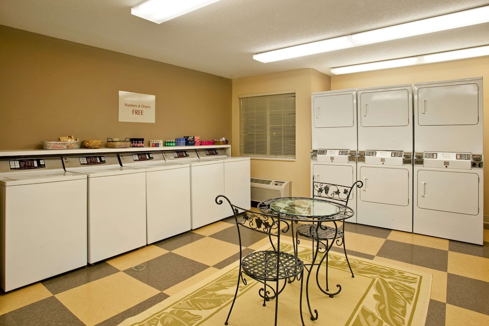 Sonesta Simply Suites Chicago Waukegan 16/29