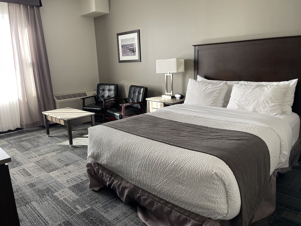 Deluxe, Queen Bed, Accessible