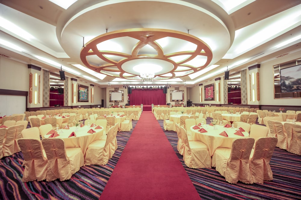 New Hollywood Pekanbaru 55/58