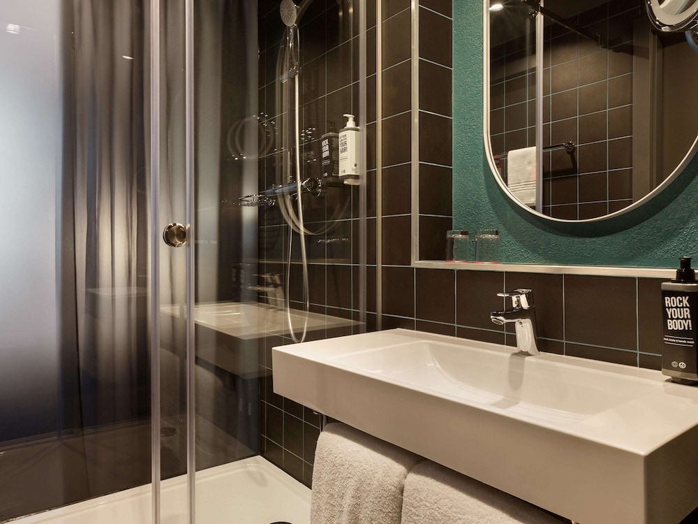 ibis Kyiv Beresteiska 45/47