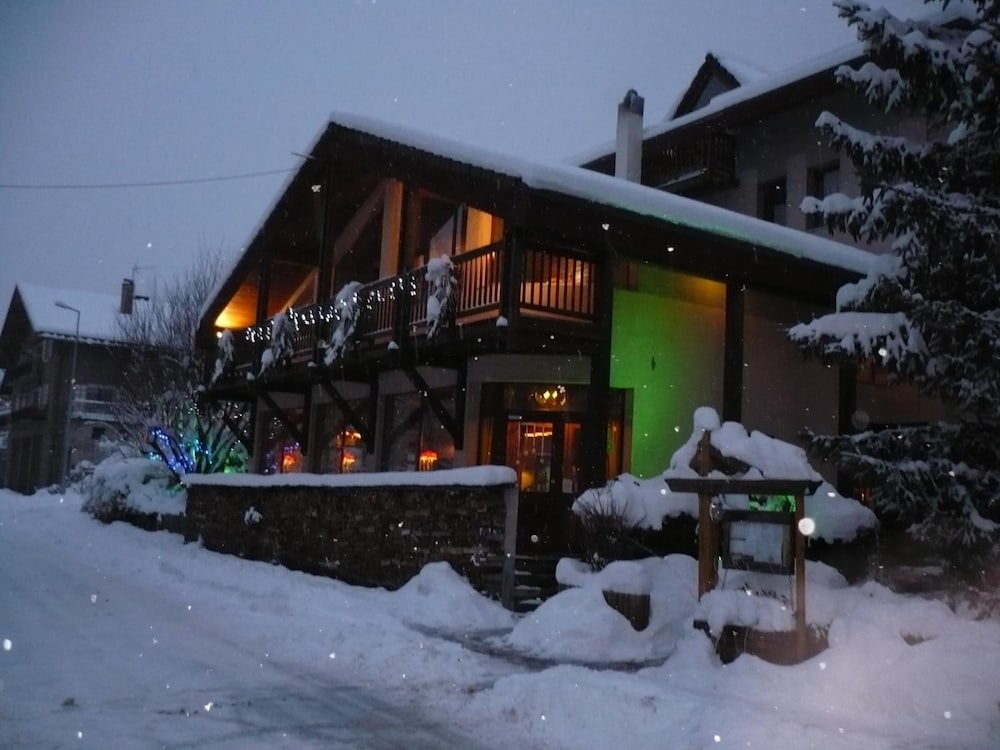 Homtel La Tourmaline 3/60