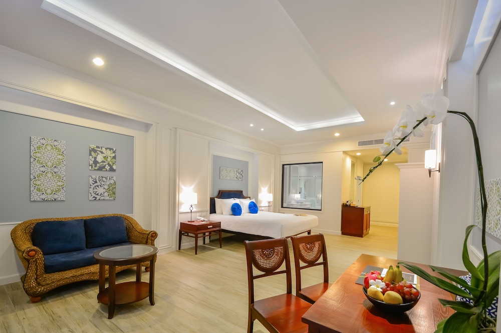 OUTRIGGER Koh Samui Beach Resort 55/85