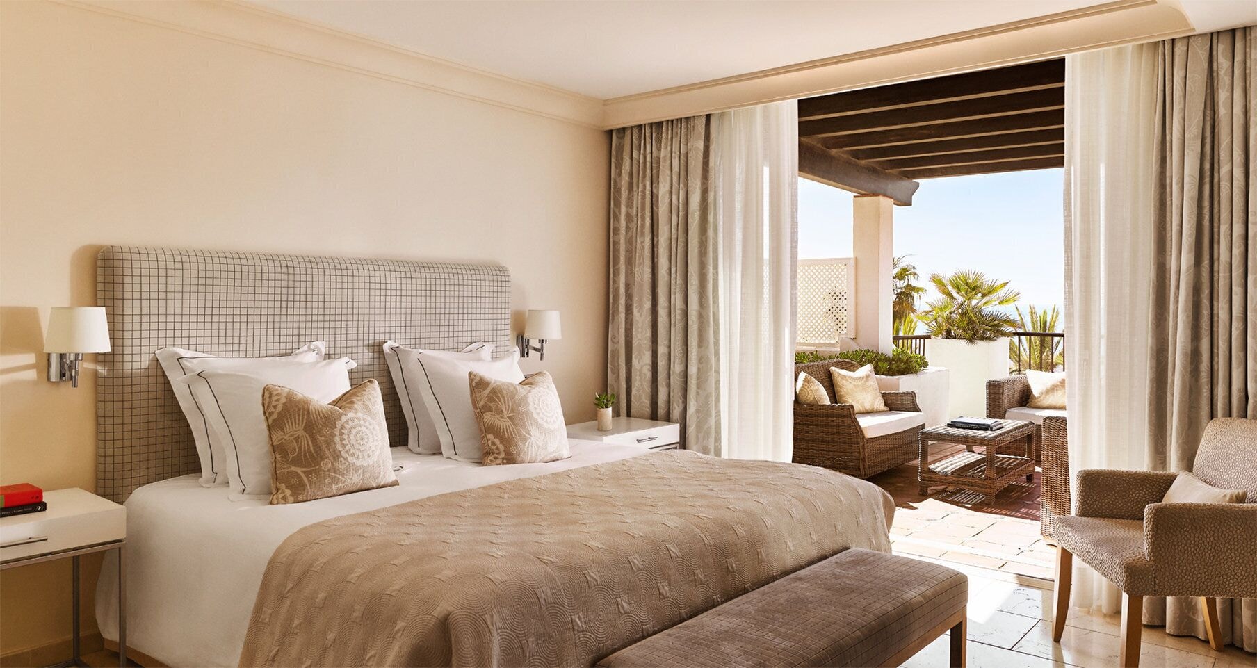ROYAL, SUITE, BEACH VIEW