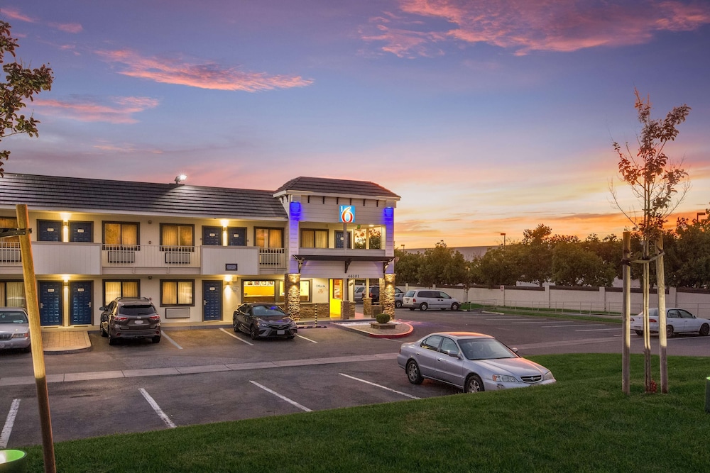 Motel6 Fremont, CA - South 41/57