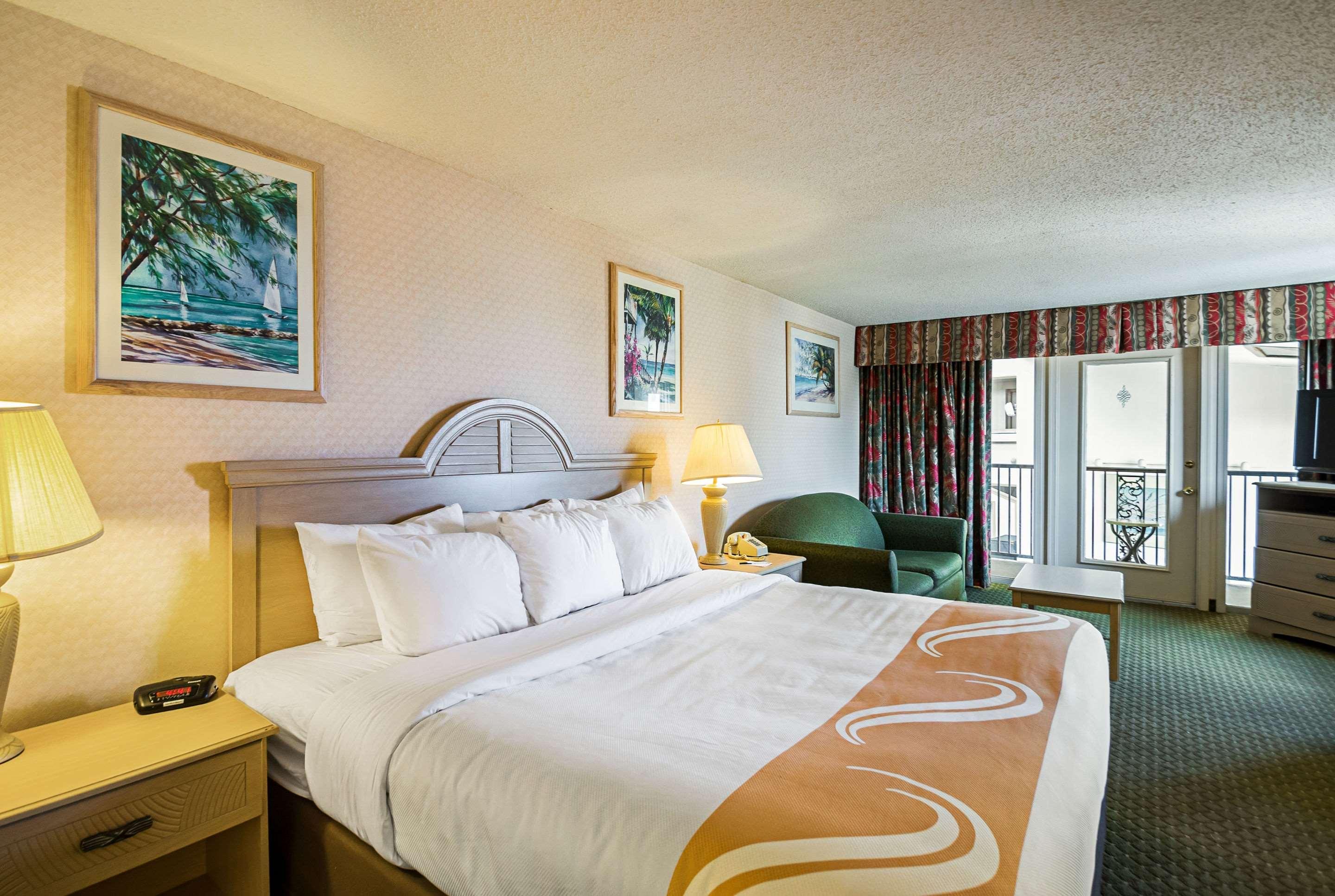 EFFICIENCY, KING BED