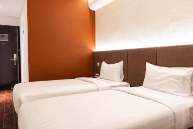 Omar Hotel 15/47