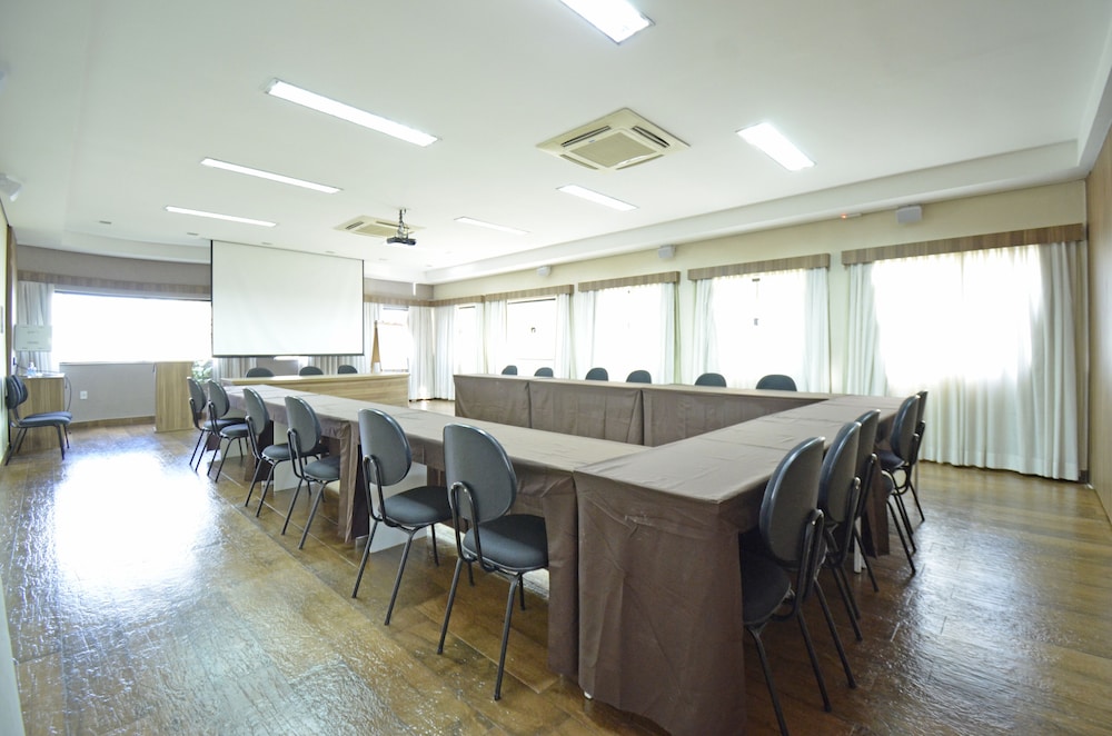 BUSINESS PARK HOTEL 52/69