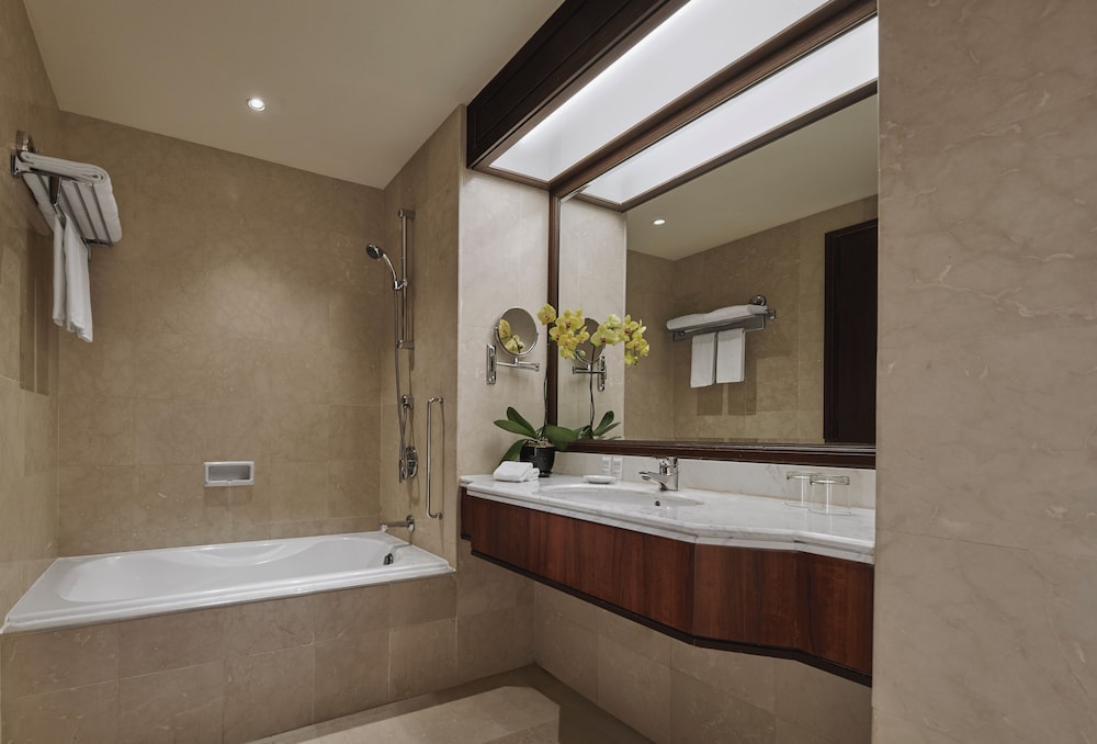 Gurney Bay Hotel, A Parkroyal Hotel 55/56