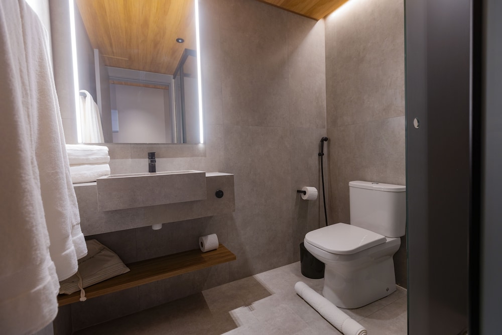 Master, Suite, 2 King Beds, Side Sea View