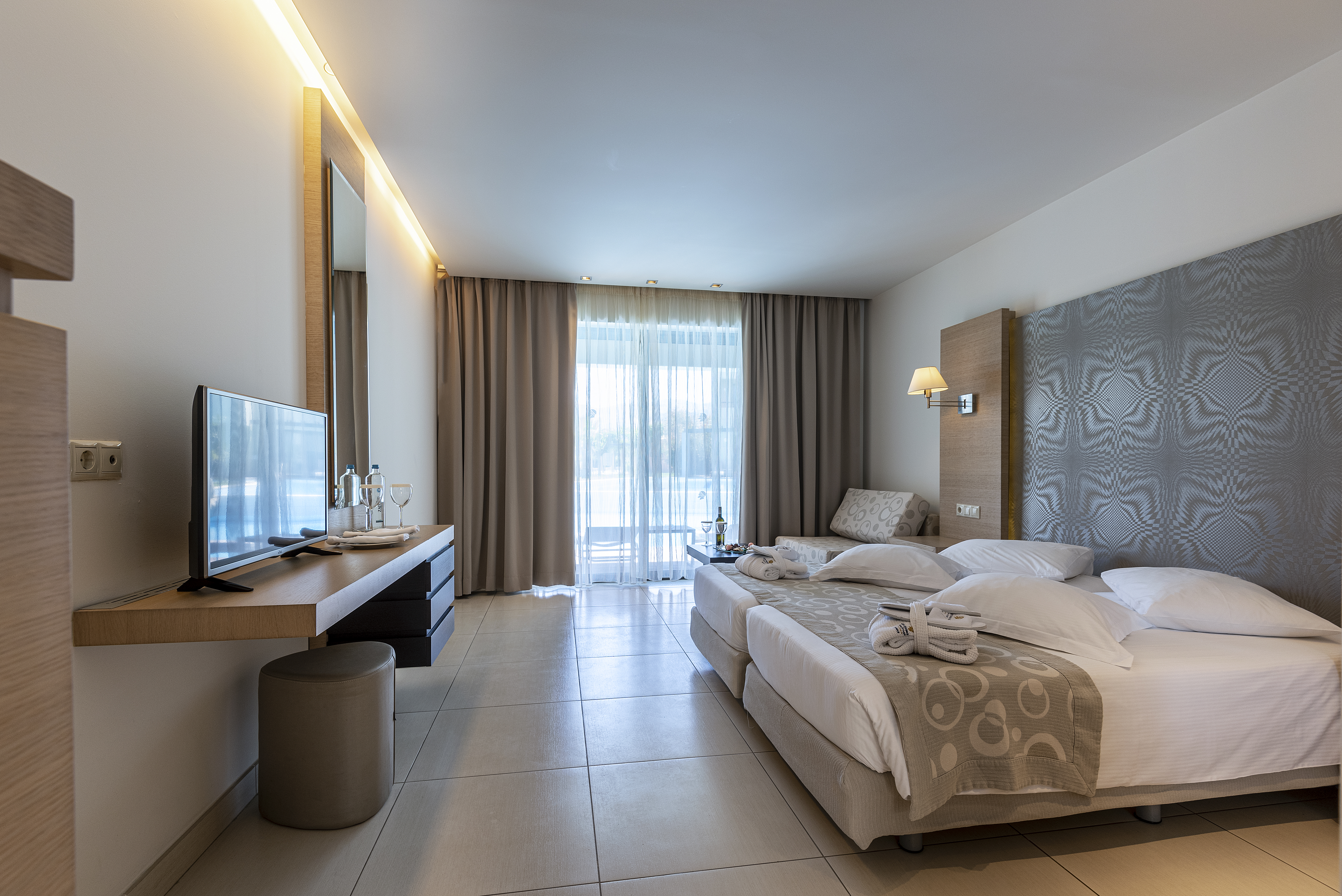 Room, Double or Twin Bed, Sea View