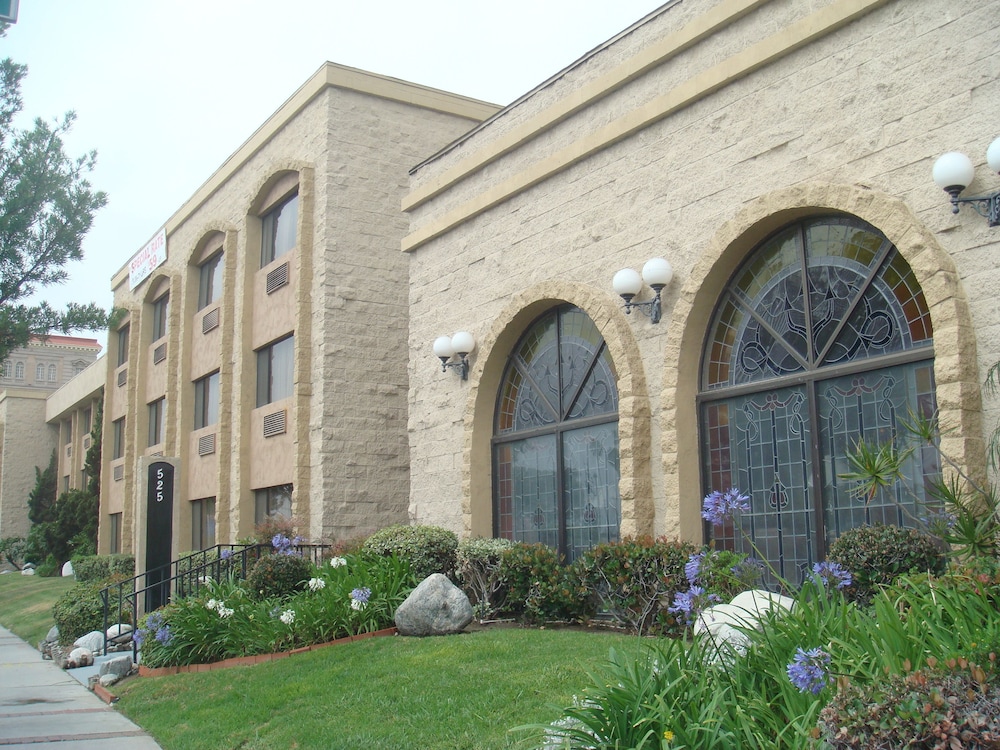 Portside Inn & Suites 2/58
