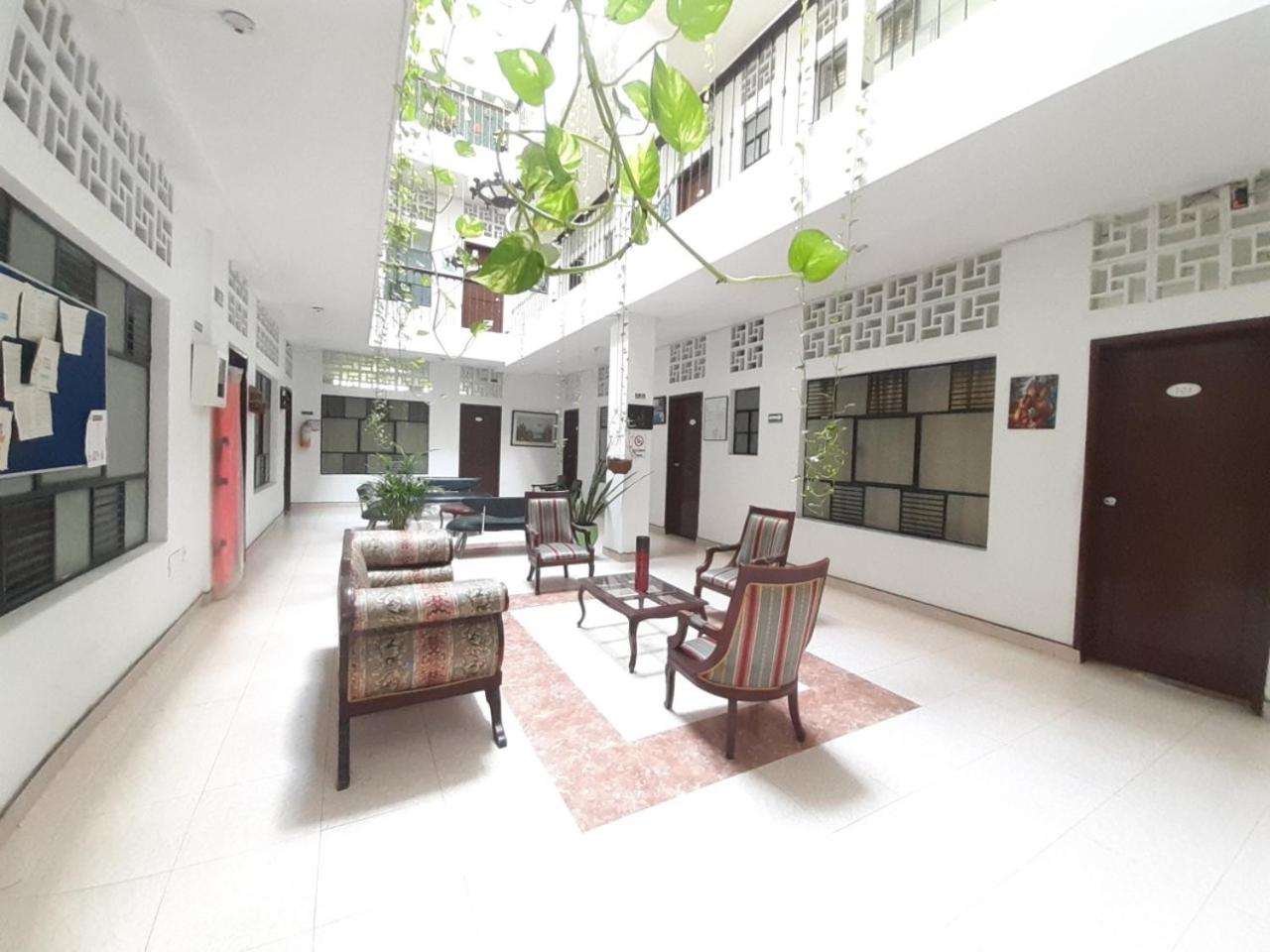 Gran Hotel El Cedro 40/50