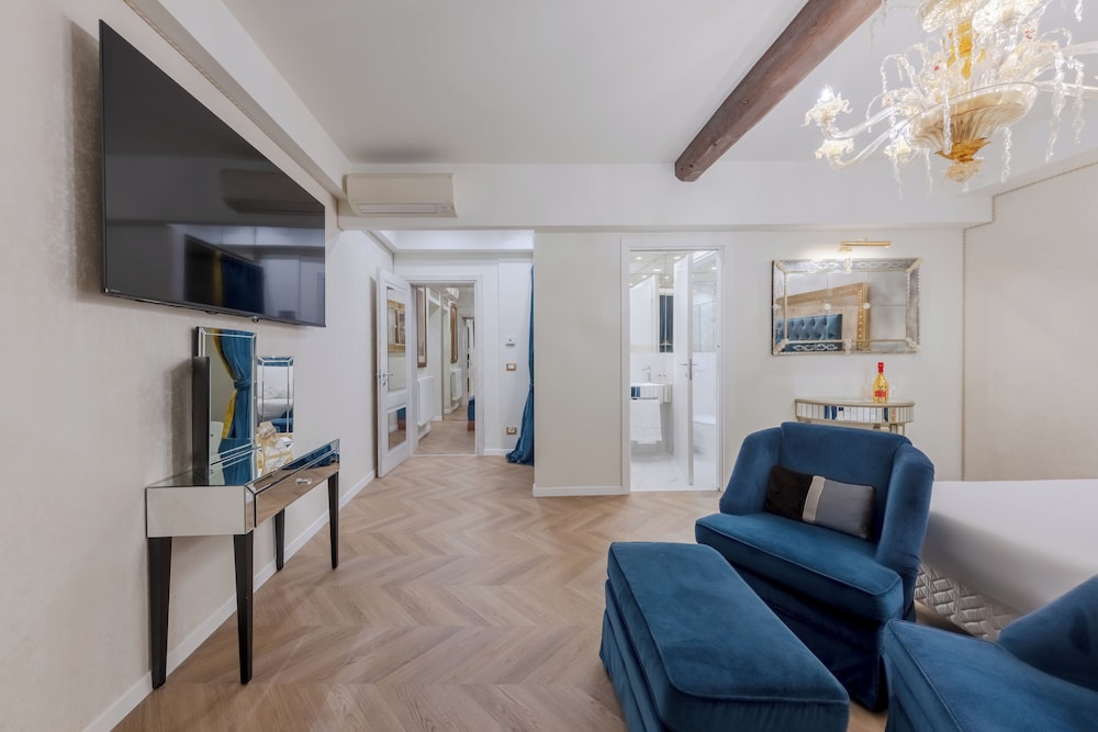 Ca Dell Arte Hotel 51/71