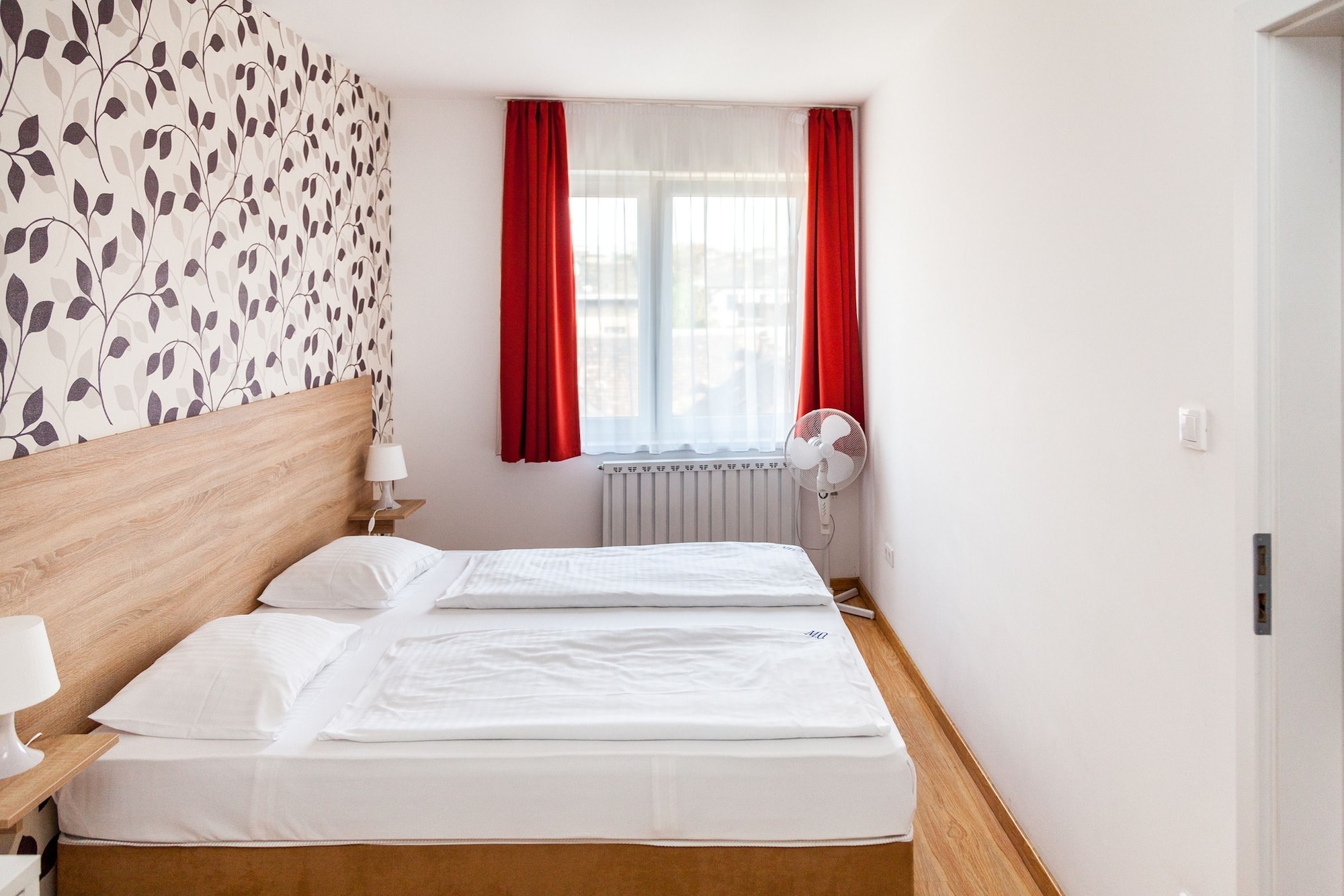 1 BEDROOM, APARTMENT