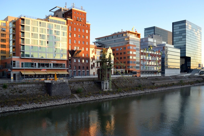 Courtyard By Marriott Dusseldorf Hafen 8/8