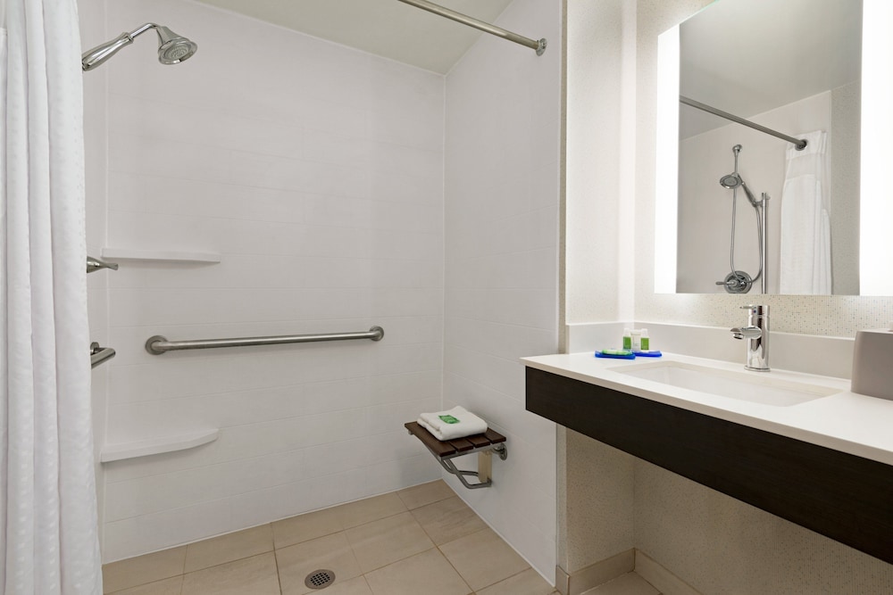 Holiday Inn Express Hotel And Suites Mcalester 15/63