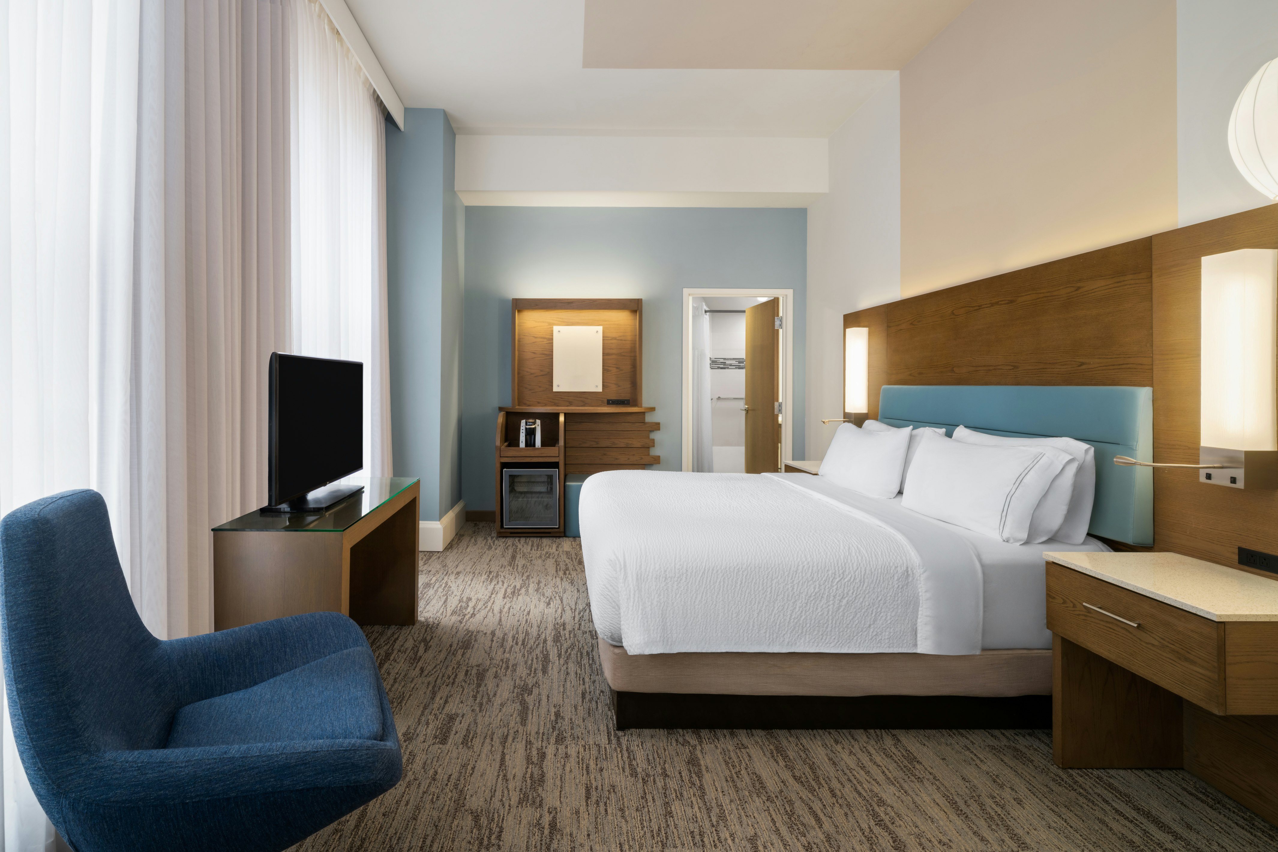 Premium, King Bed, Bath and Shower, Corner