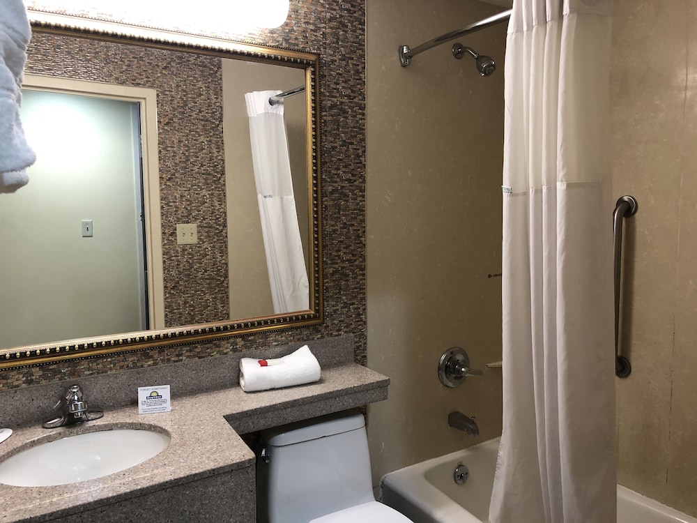 Days Inn by Wyndham Brooklyn 16/40