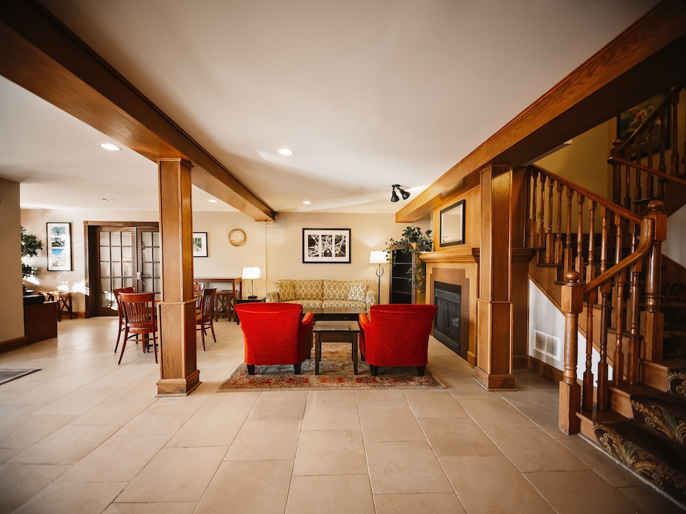 Travelodge Suites by Wyndham Regina / Eastgate Bay 10/71