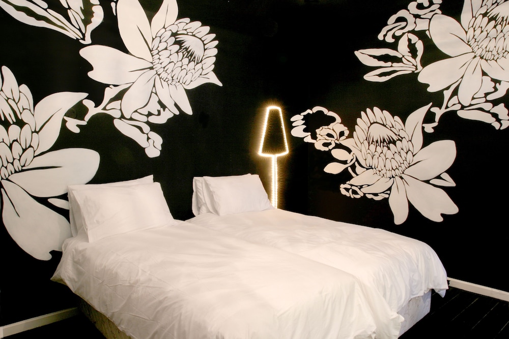 STANDARD, DOUBLE BED