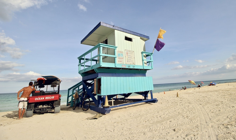 Beach Front Studio 44/50