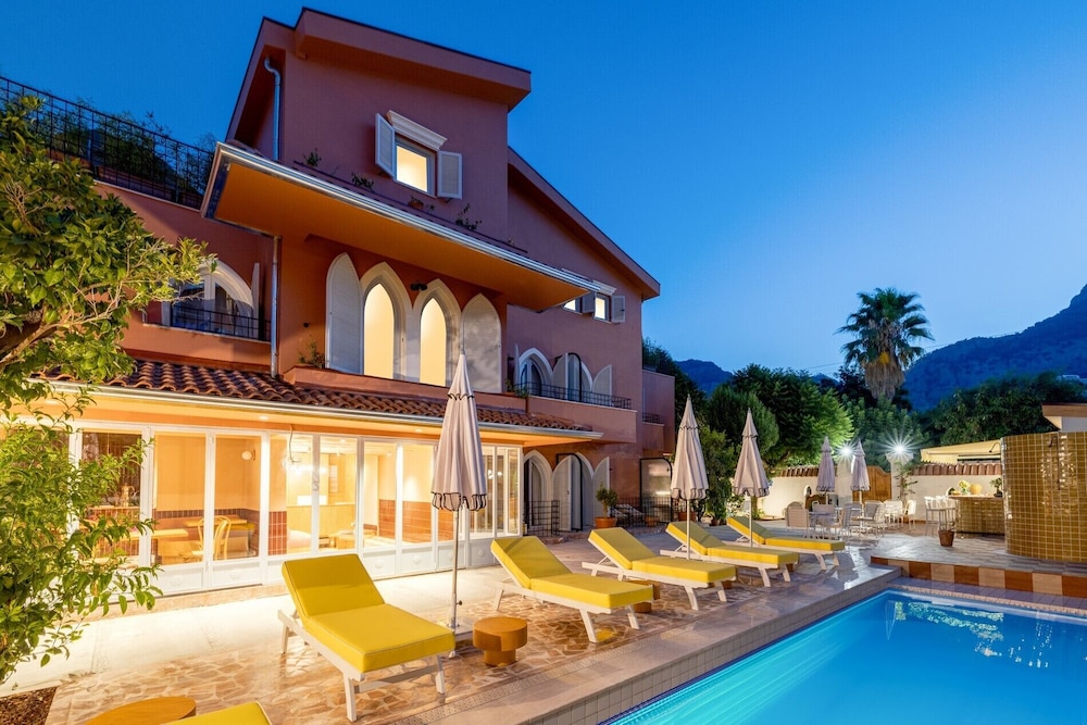 Yonca Anjelika Otel +12 2/50