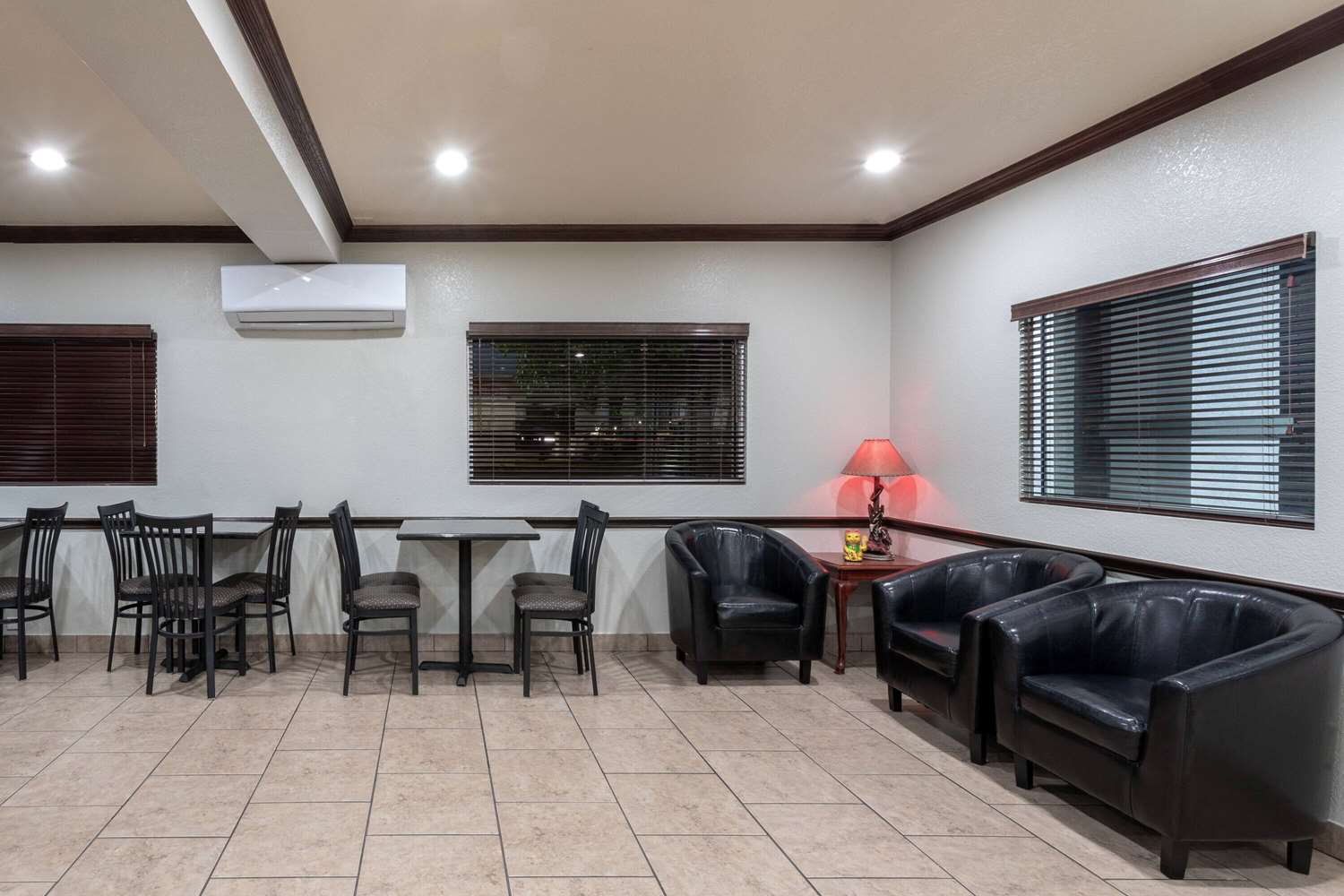 Super 8 By Wyndham Amarillo Central Tx 42/57