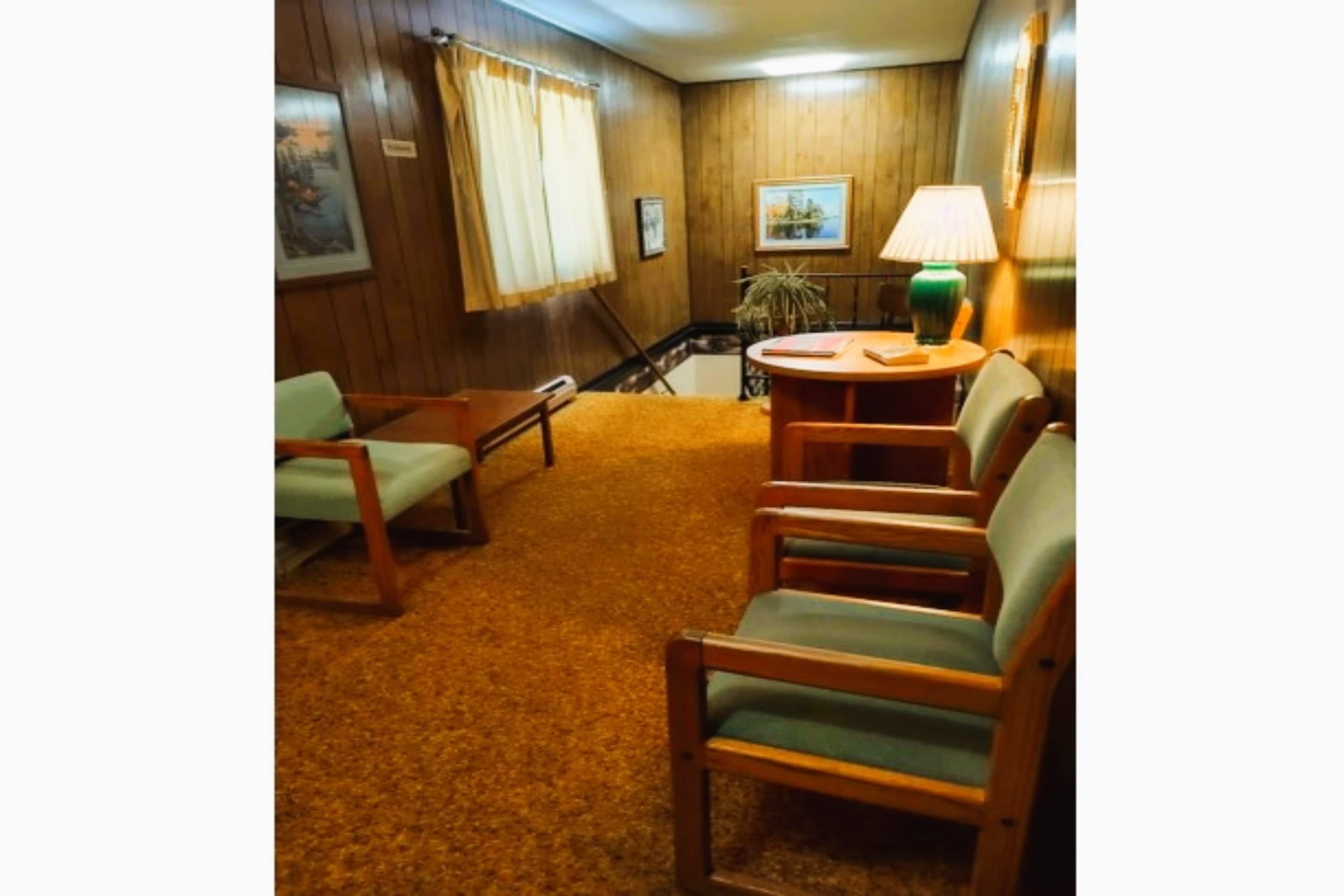Hotels Voyageur at International Falls MN 20/25