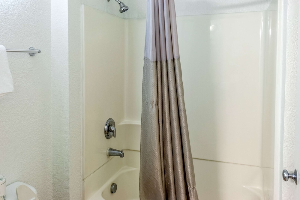 Motel6 Bakersfield, CA - East 39/39